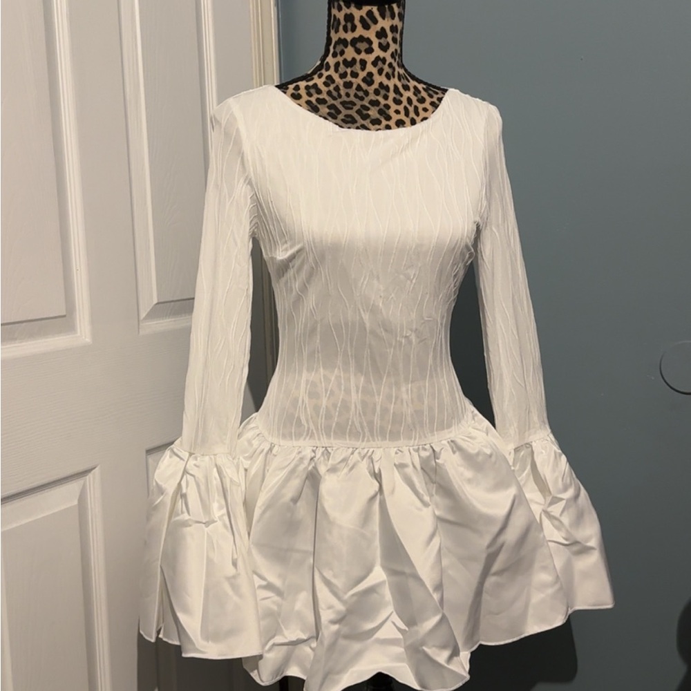 Elegant White Flared Sleeve Dress